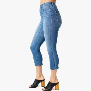 Women’s High-Rise Cropped Blue Jeans